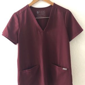 Figs XS Burgundy Casma 3 pockets scrub top